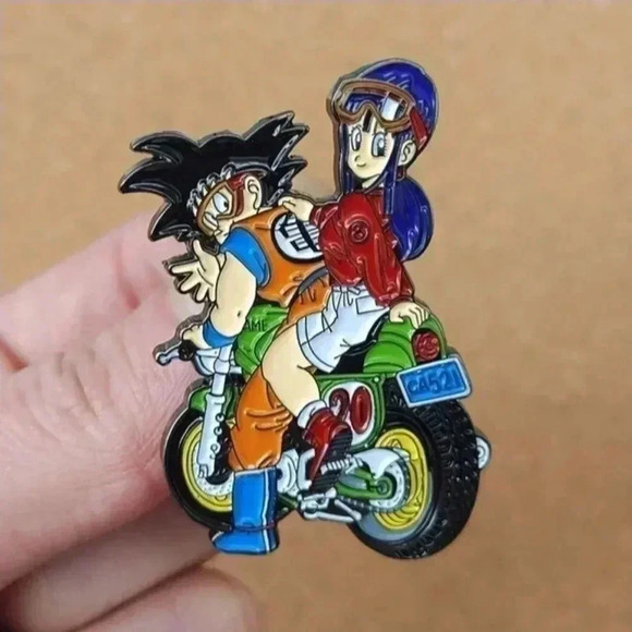 Dragon Ball Z Goku bulma h0t pin - Picture 1 of 1